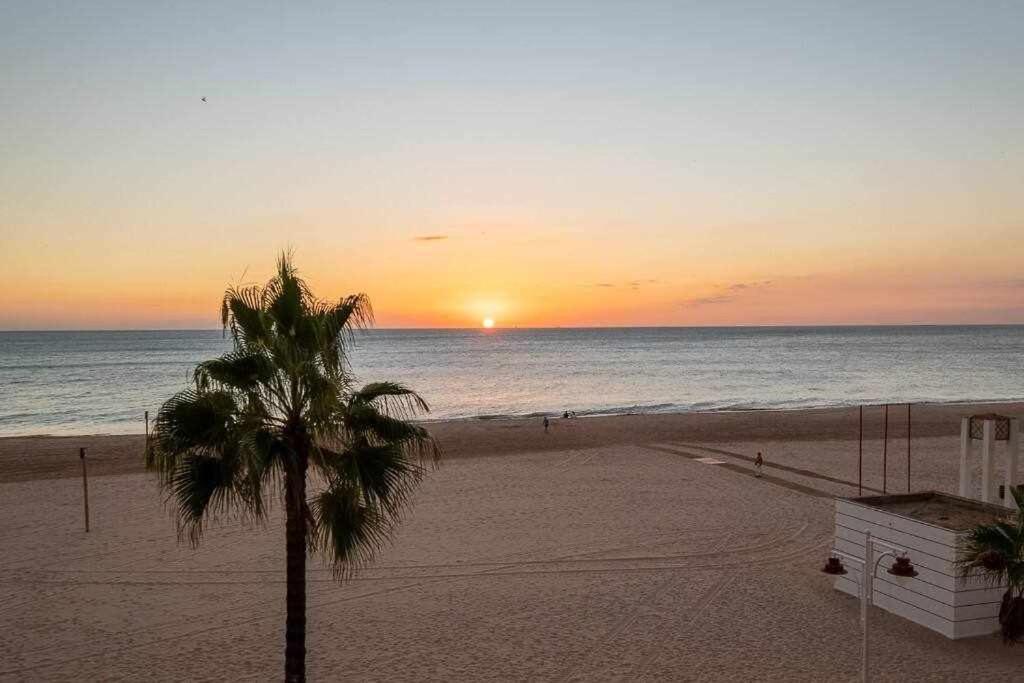 Preciado Apartamento Con Vistas Frontales Al Mar Cadiz Luaran gambar